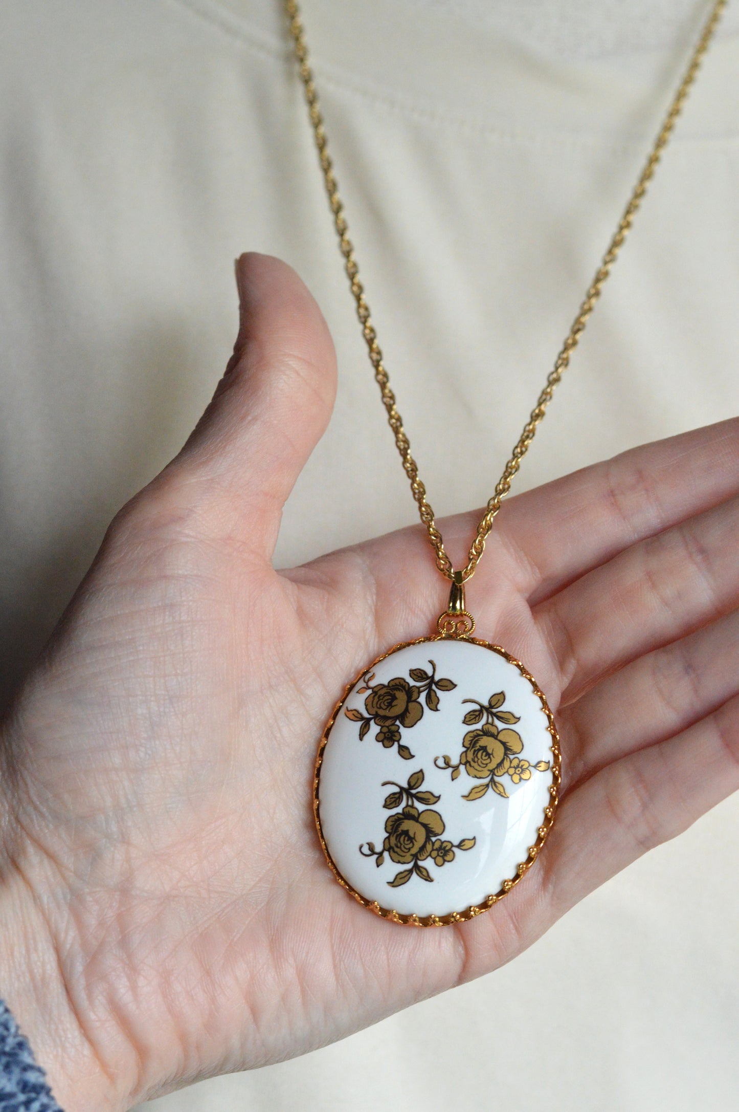 Vintage Gold Rose Porcelain Pendant Necklace