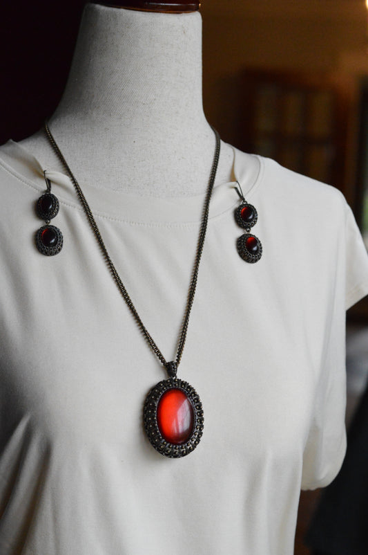 Vintage Signed Avon Nina Ricci Glowing Red Cabochon Necklace Earrings Set