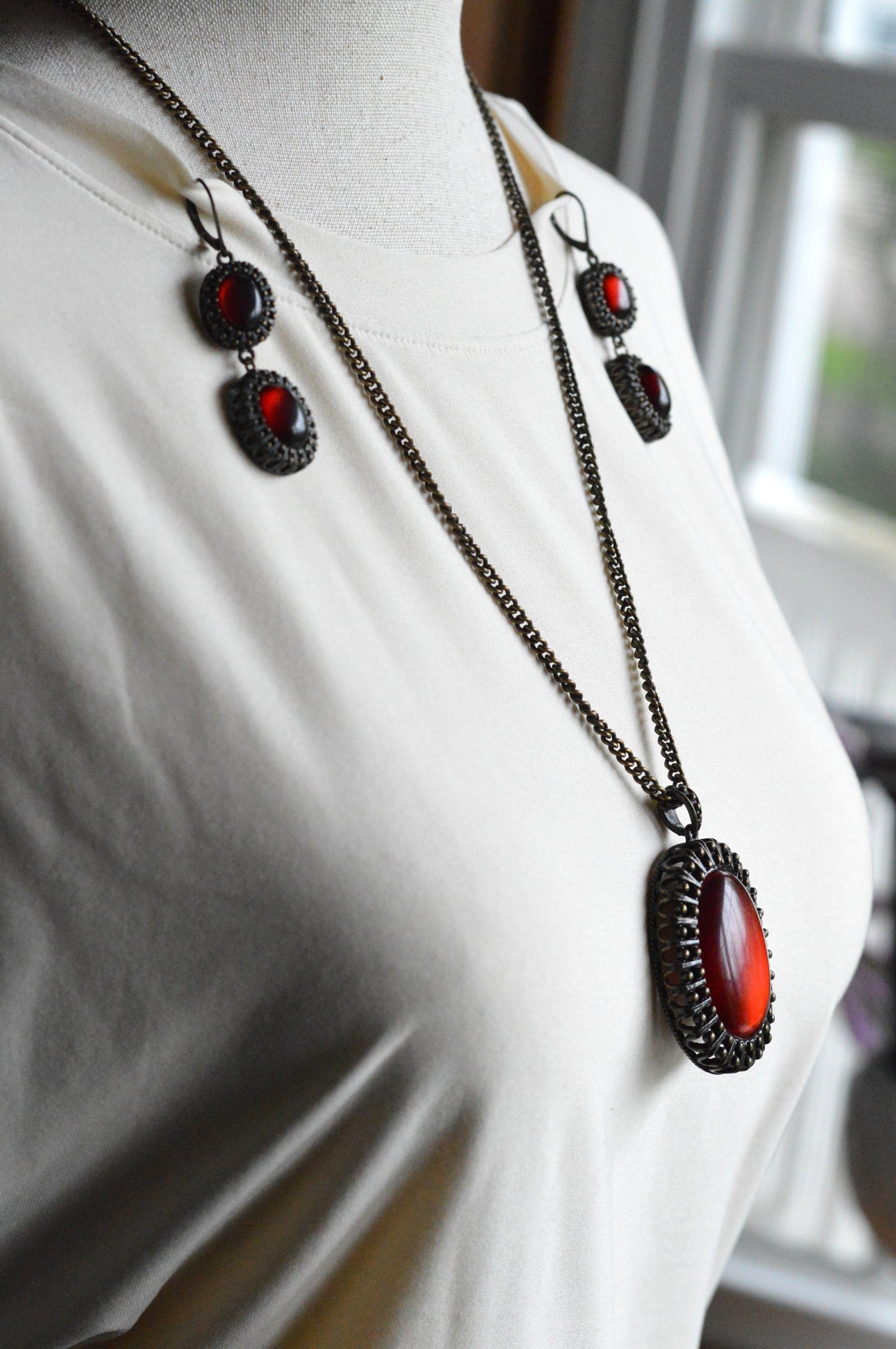 Vintage Signed Avon Nina Ricci Glowing Red Cabochon Necklace Earrings Set