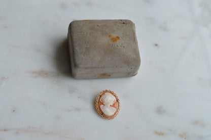 Vintage Krementz 14k Gold Overlay Convertible Shell Cameo Brooch Pendant