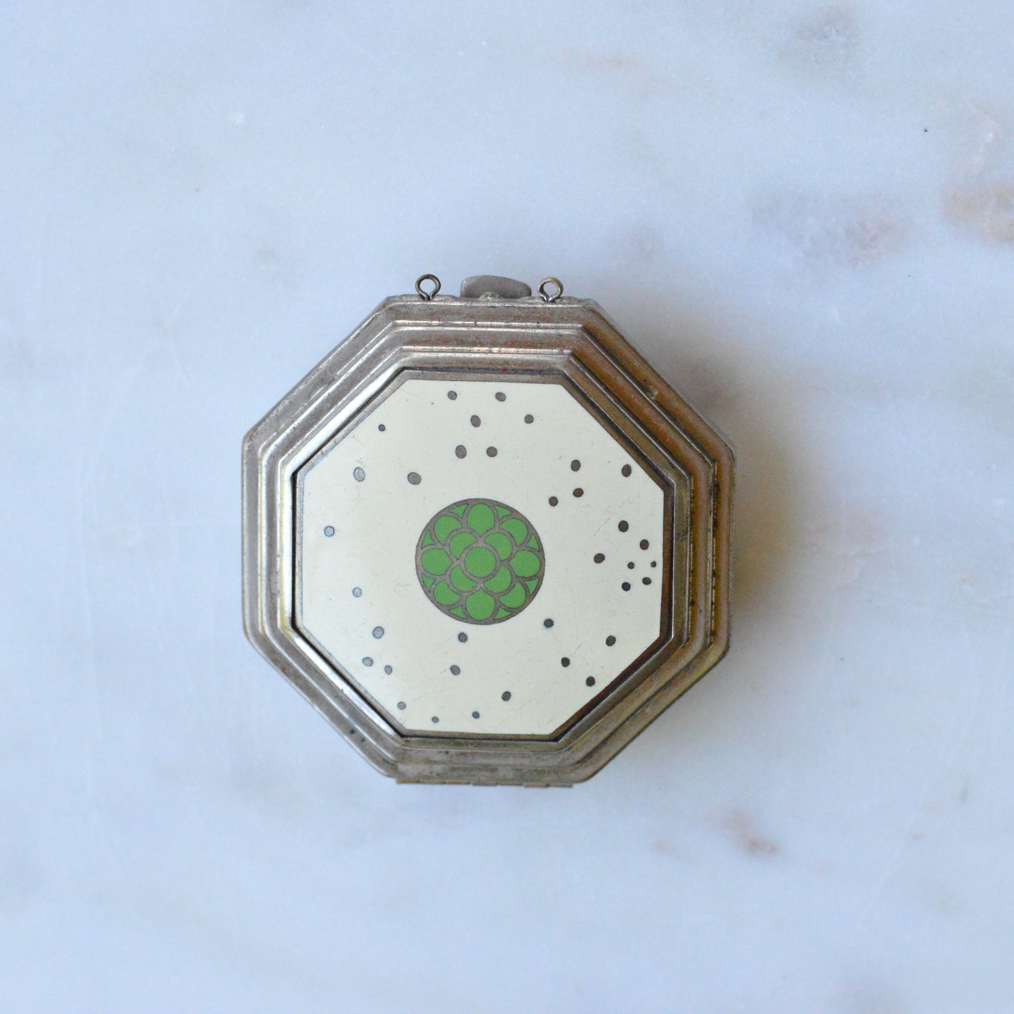 Antique 1928 Richard Hudnut Le Debut Green Compact 2"x2" Mirror & Rouge Block
