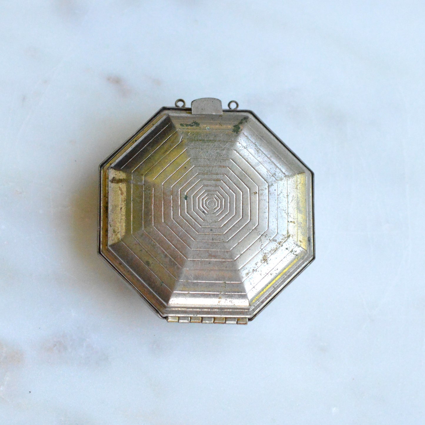 Antique 1928 Richard Hudnut Le Debut Green Compact 2"x2" Mirror & Rouge Block