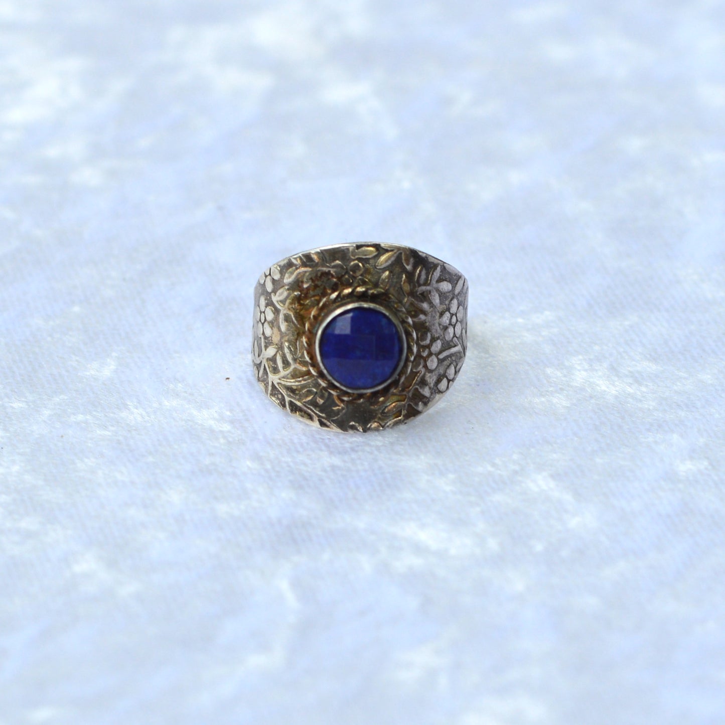Vintage Sterling Silver Blue Sapphire Medallion Cocktail Ring Size 7 Two Tone 925