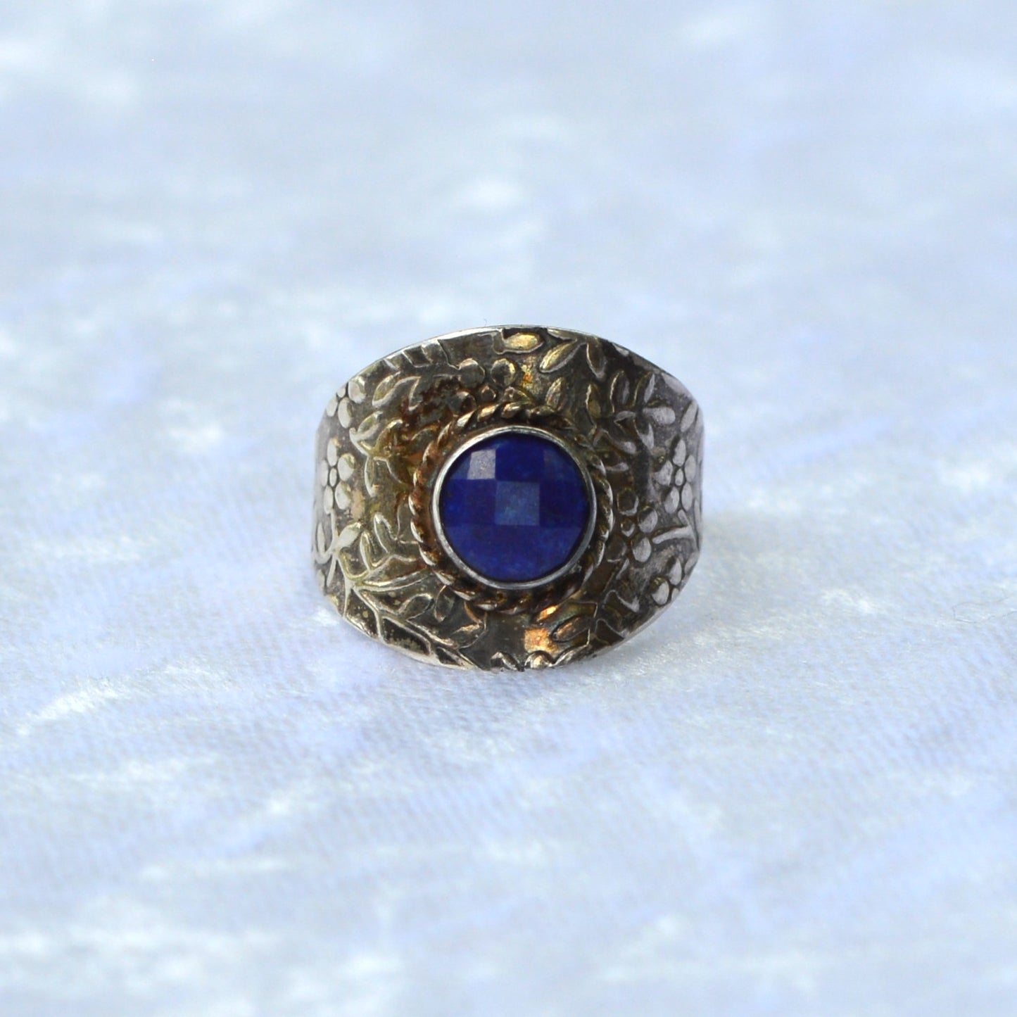 Vintage Sterling Silver Blue Sapphire Medallion Cocktail Ring Size 7 Two Tone 925