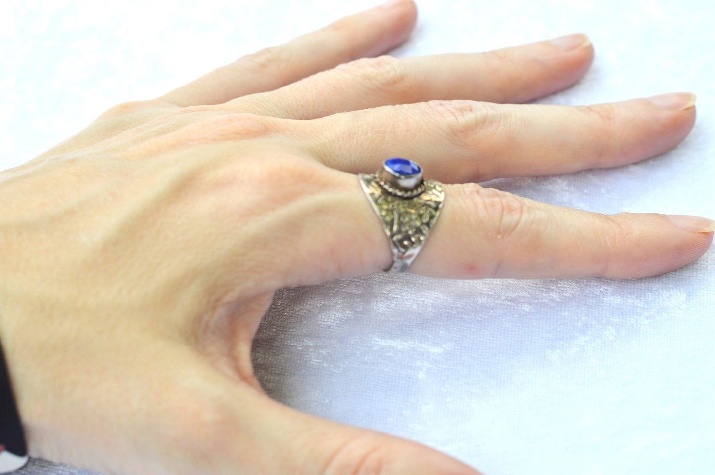 Vintage Sterling Silver Blue Sapphire Medallion Cocktail Ring Size 7 Two Tone 925