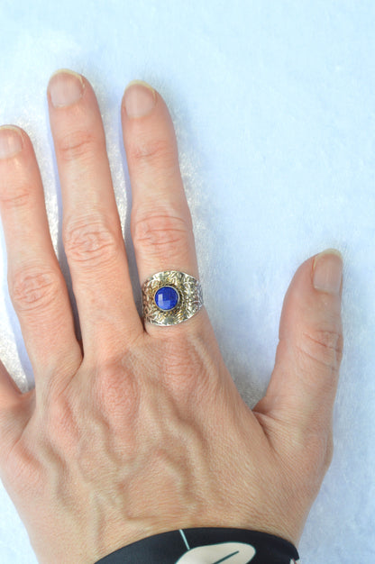 Vintage Sterling Silver Blue Sapphire Medallion Cocktail Ring Size 7 Two Tone 925