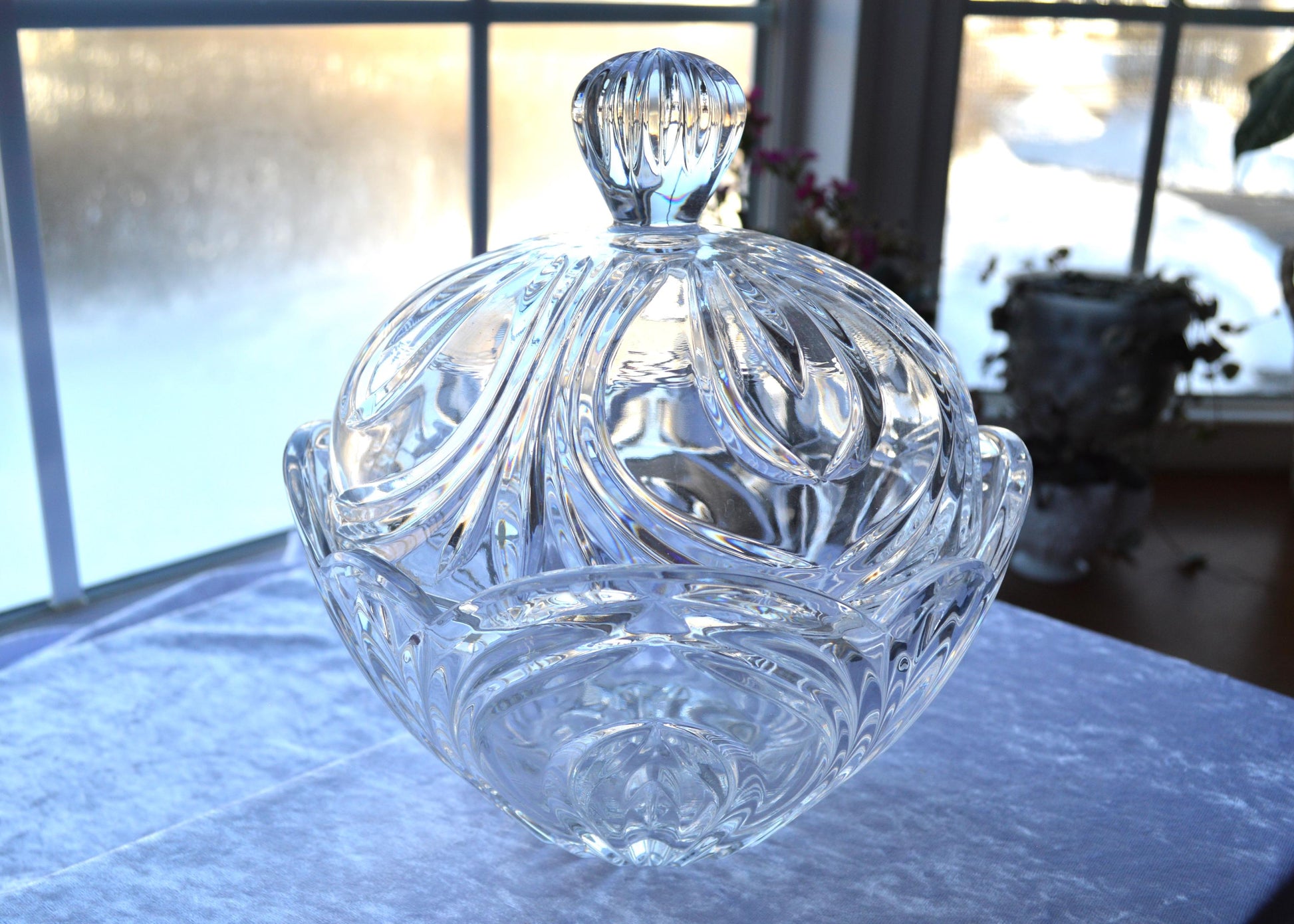 Vintage Imperial Crystal Eclipse 24% Lead Crystal Covered Dish