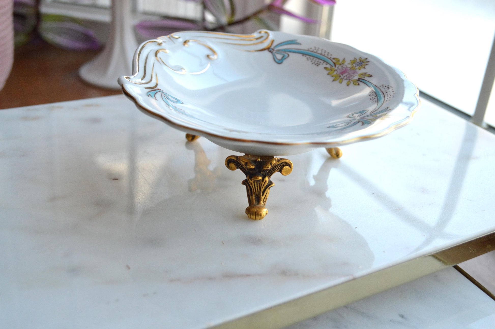 Haviland Porcelain Limoges Soap Dish with Stylebuilt Holywood Regency Gold Plated Leg Base