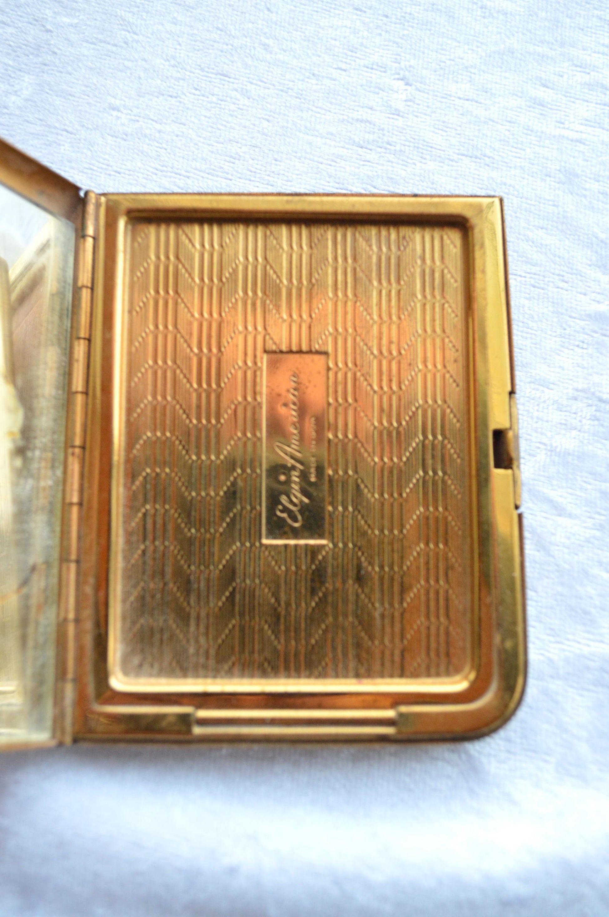 Vintage Art Deco Elgin American Compact