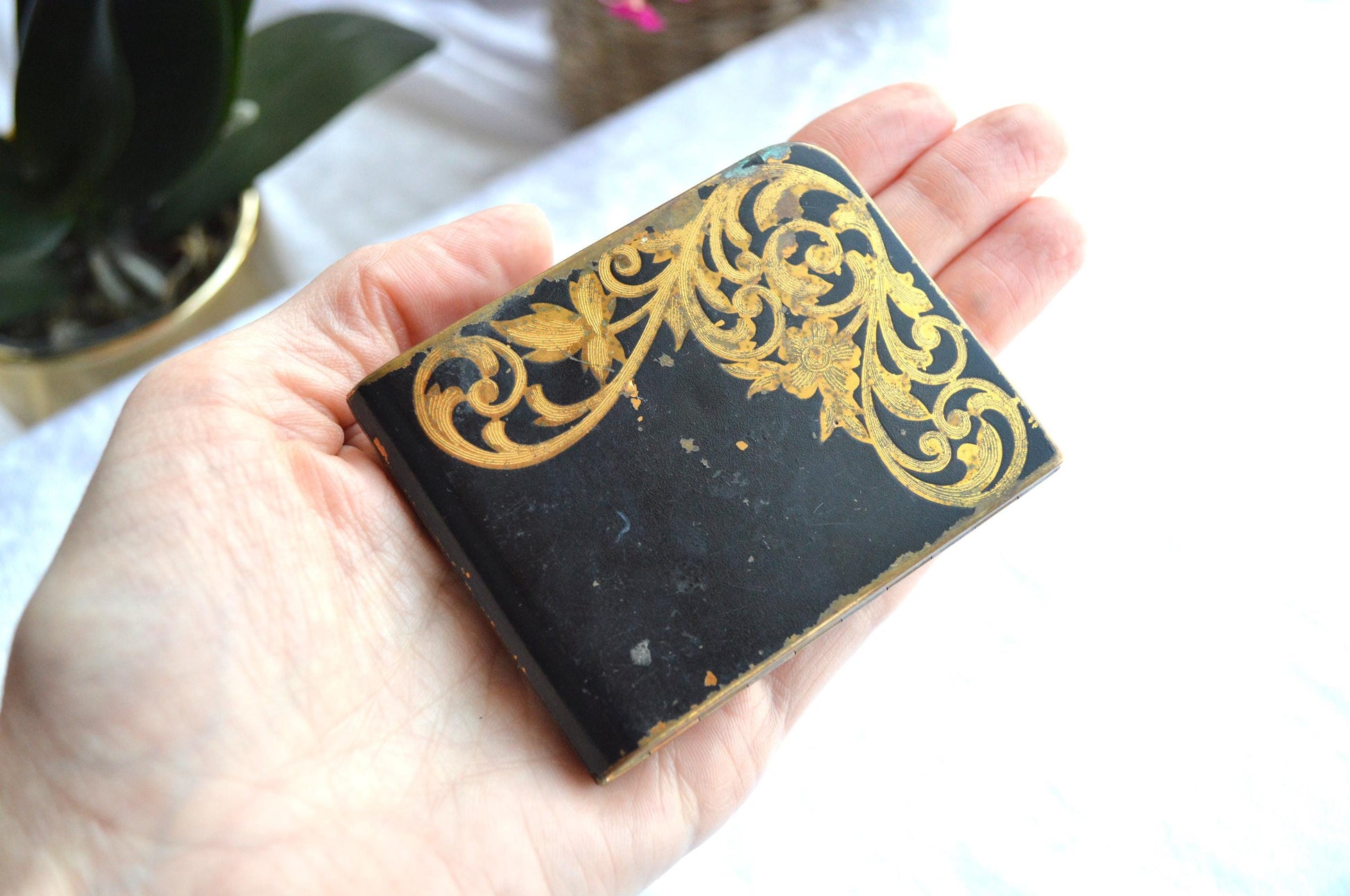 Vintage Art Deco Elgin American Compact