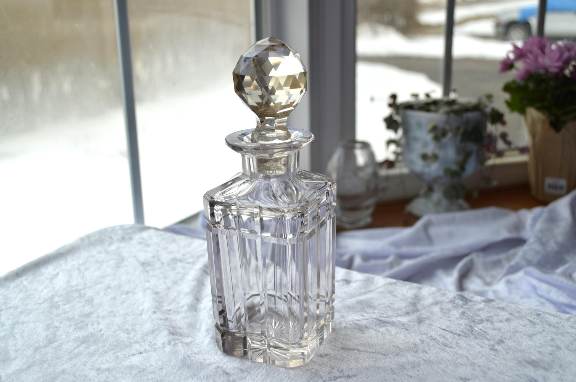 Antique Faceted Glass Decanter 16-Pointed Star on Bottom with Faceted Stopper