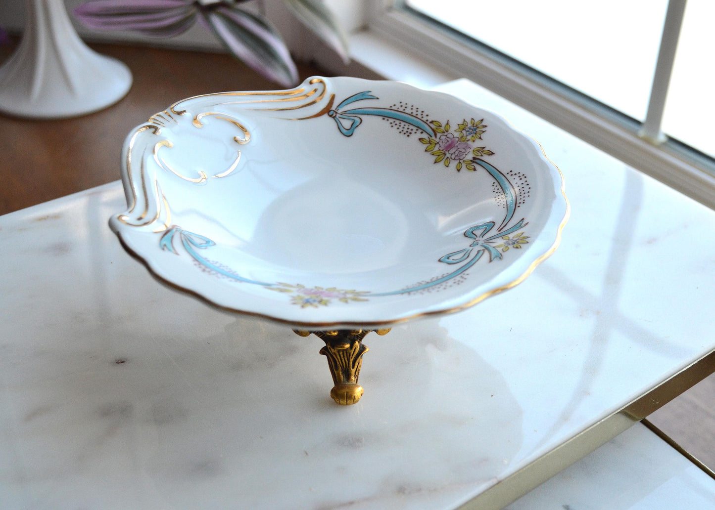 Haviland Porcelain Limoges Soap Dish with Stylebuilt Holywood Regency Gold Plated Leg Base