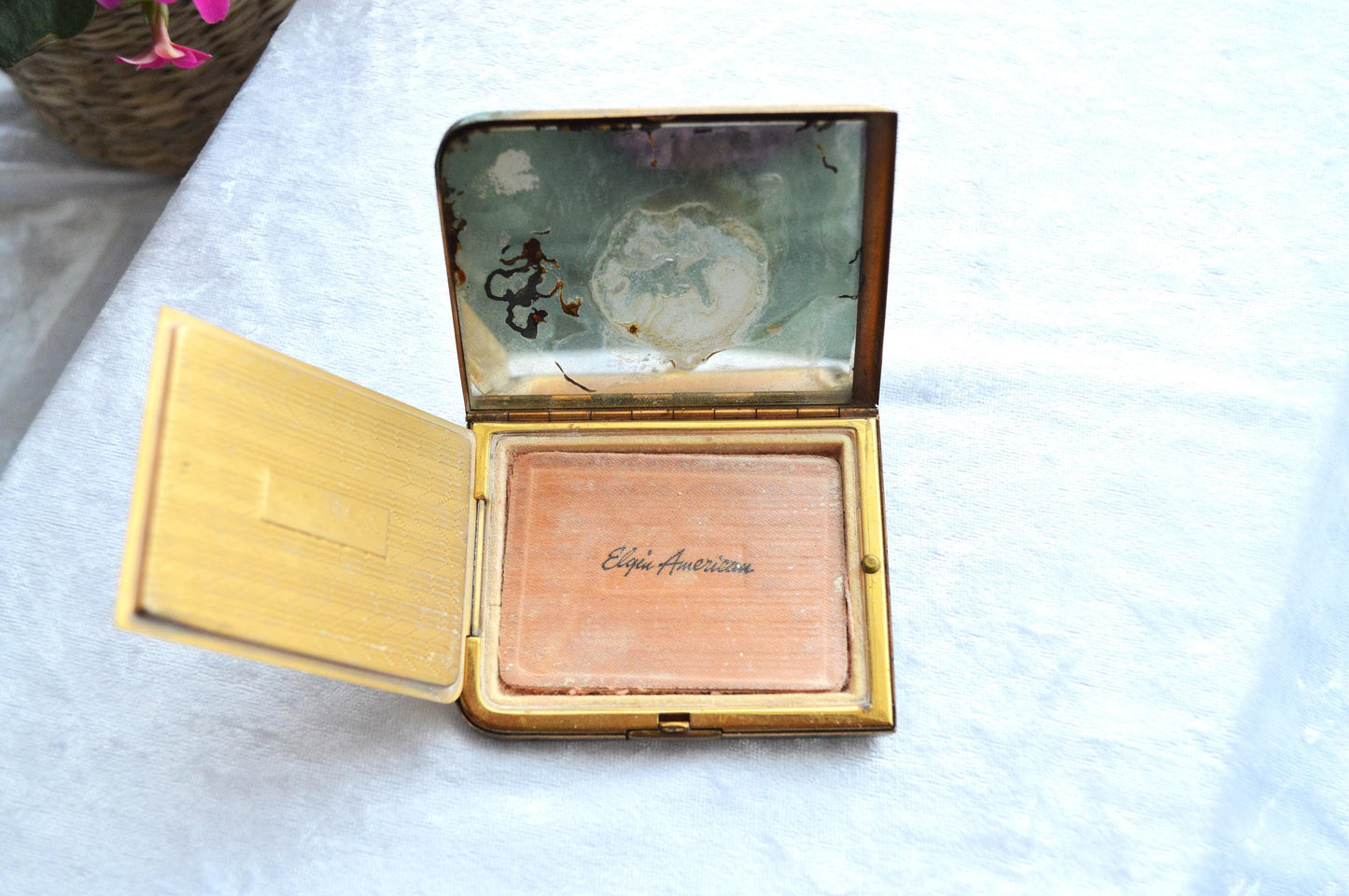 Vintage Art Deco Elgin American Compact