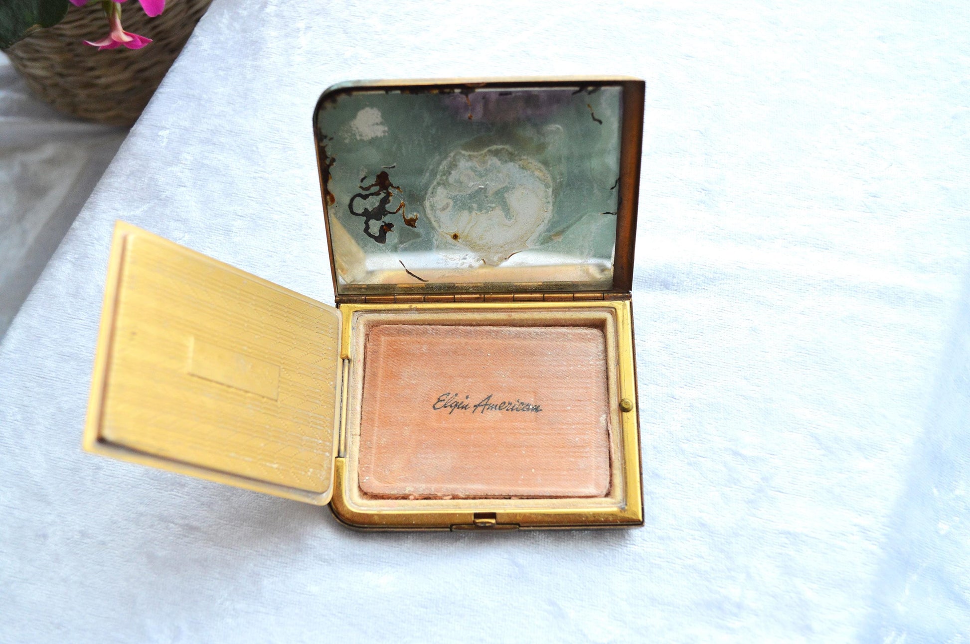 Vintage Art Deco Elgin American Compact