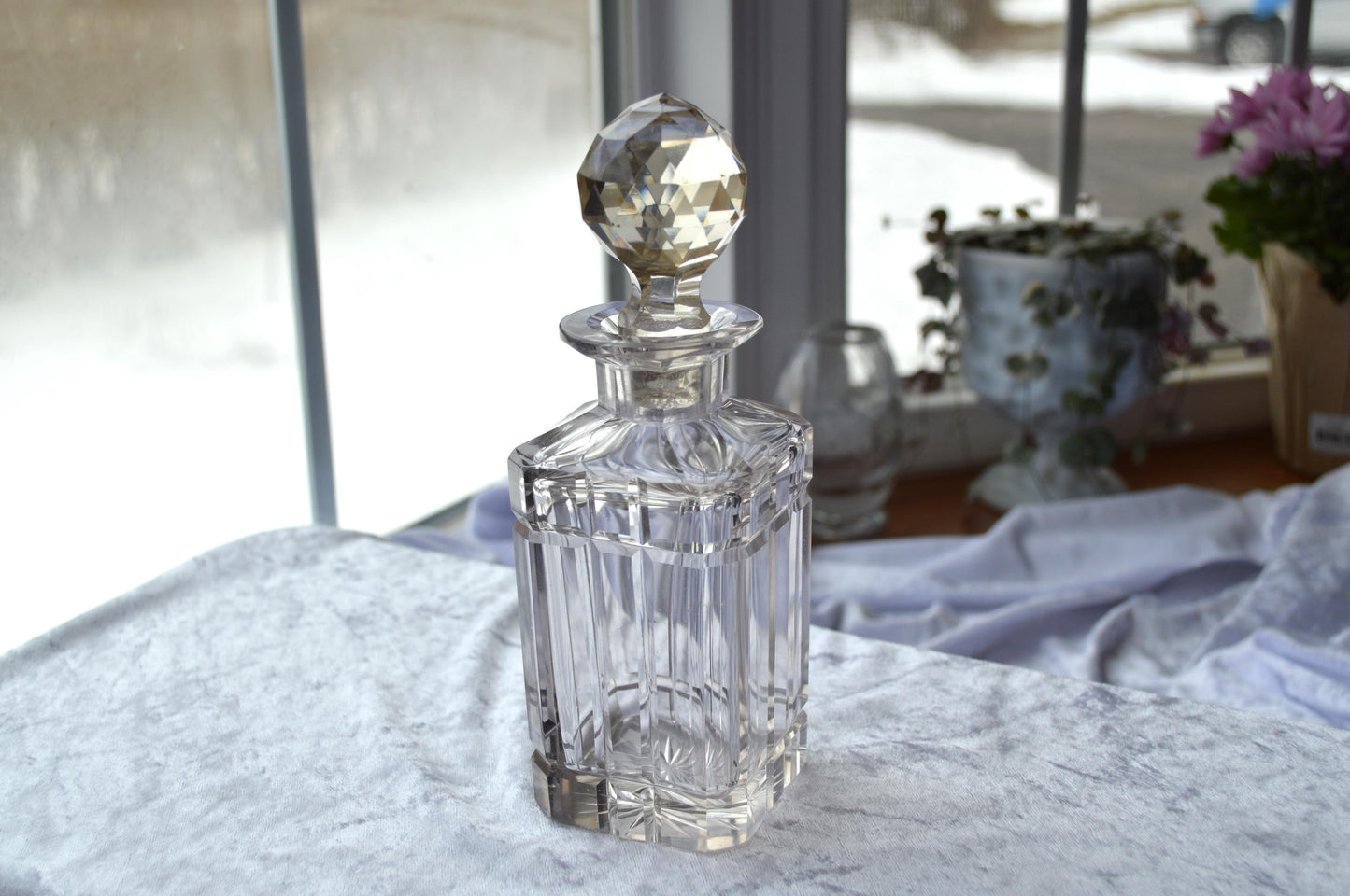 Antique Faceted Glass Decanter 16-Pointed Star on Bottom with Faceted Stopper